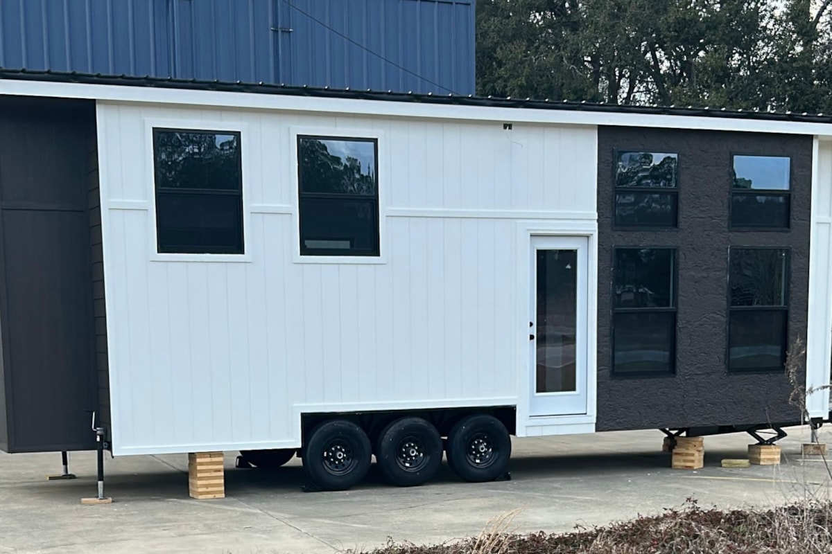 Luxury Modern Tiny House on Wheels - Ready to Live In - Image 1 Thumbnail