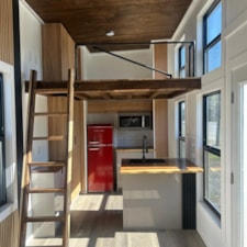 Luxury Modern Tiny House on Wheels - Ready to Live In - Image 5 Thumbnail