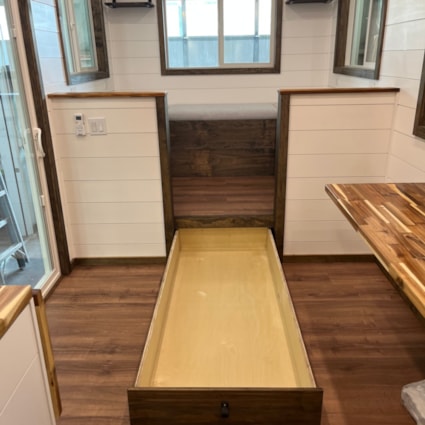 Luxury Off-Grid Tiny Home – 2022 Spindrift “Olympic” Model + Upgrades - Image 2 Thumbnail