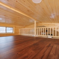 Luxury Pocono Park Model Cabin - Image 5 Thumbnail