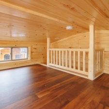 Luxury Pocono Park Model Cabin - Image 6 Thumbnail