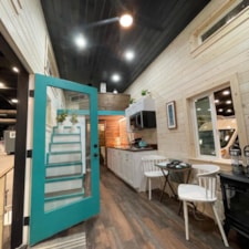 Luxury Tiny Home: Cozy Abode in the Heart of Las Vegas - Image 5 Thumbnail