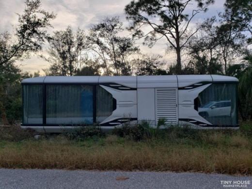 UNVEILED: A Luxury Tiny House Even HGTV Can’t Ignore. Free delivery.