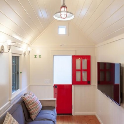 Mobile Farmhouse: Home Office, Getaway, Guest Suite or Rural Homestead - Image 2 Thumbnail