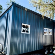 Modern Cabin w/ Full Kitchen, Laundry & AC on Wheels - Image 3 Thumbnail