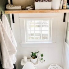 Modern Rustic w/ Full Kitchen, Laundry & AC on Wheels - Image 6 Thumbnail