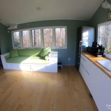 Spacious, Bright and WIDE-OPEN Beauty, 24' x 12' 288 sq ft - Image 6 Thumbnail