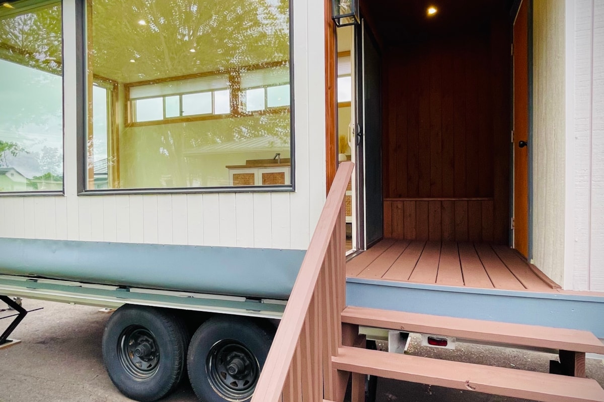 Modern Tiny home on wheels  - Image 1 Thumbnail