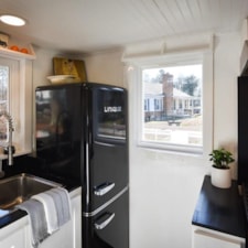 Cleverly-Built Tiny House That's For Sale! - Image 6 Thumbnail