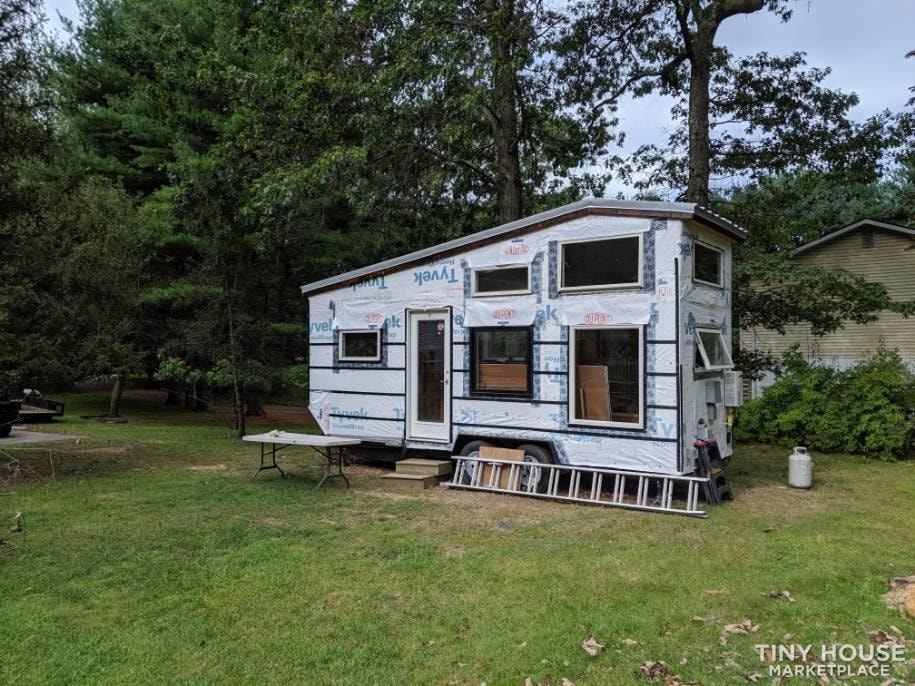 Modern Tiny House For SALE - Image 1 Thumbnail