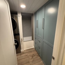 Modern Tiny House with modern amenities - Image 5 Thumbnail