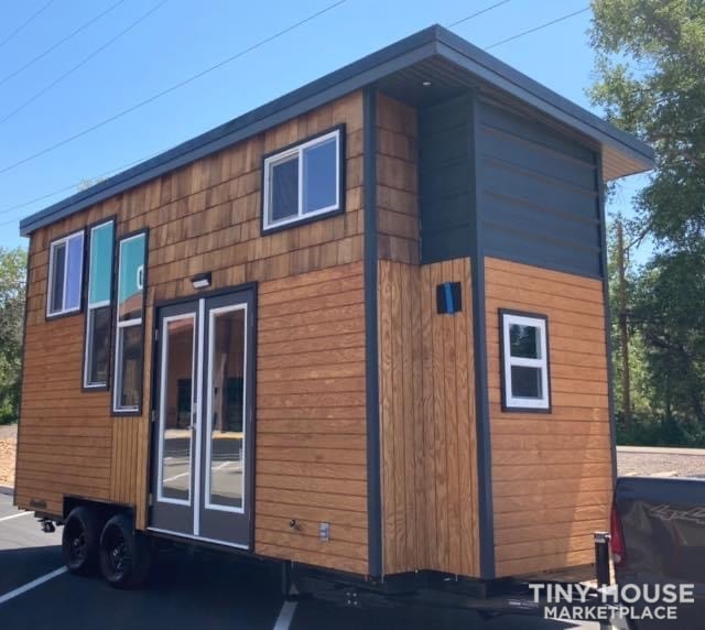 Modern Tony Home - Minimalist Living with Maximum Comfort - Image 1 Thumbnail