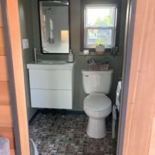 Modern Tony Home - Minimalist Living with Maximum Comfort - Image 3 Thumbnail