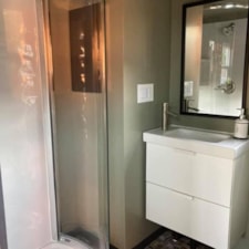 Modern Tony Home - Minimalist Living with Maximum Comfort - Image 4 Thumbnail