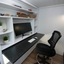 Monarch - 30' Modern Tiny House - Image 4 Thumbnail