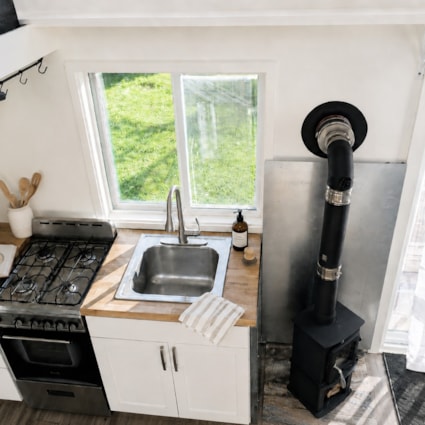 Move-In Ready Tiny Home in Scenic Floyd, Virginia - Image 2 Thumbnail