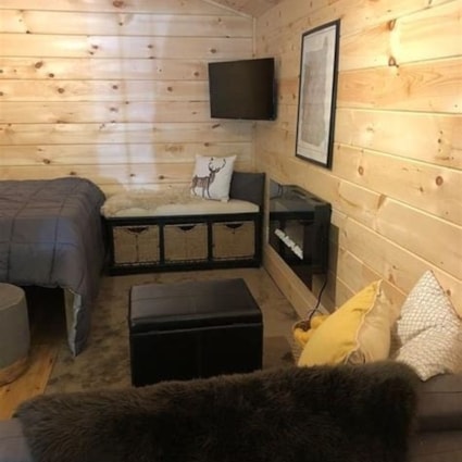 Moving sale! Masterfully crafted tiny house loaded with amenities - Image 2 Thumbnail