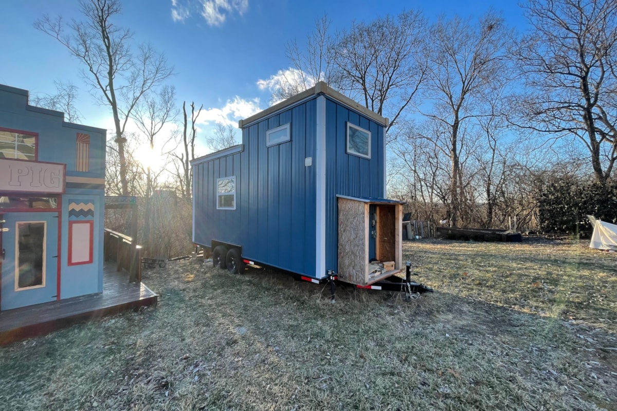 New 20 Ft Tiny House for sale - Image 1 Thumbnail