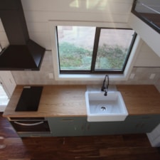 Brand New 2023 NOAH Certified 28' Double Loft Tiny Home (By Nomad Tiny Homes) - Image 6 Thumbnail