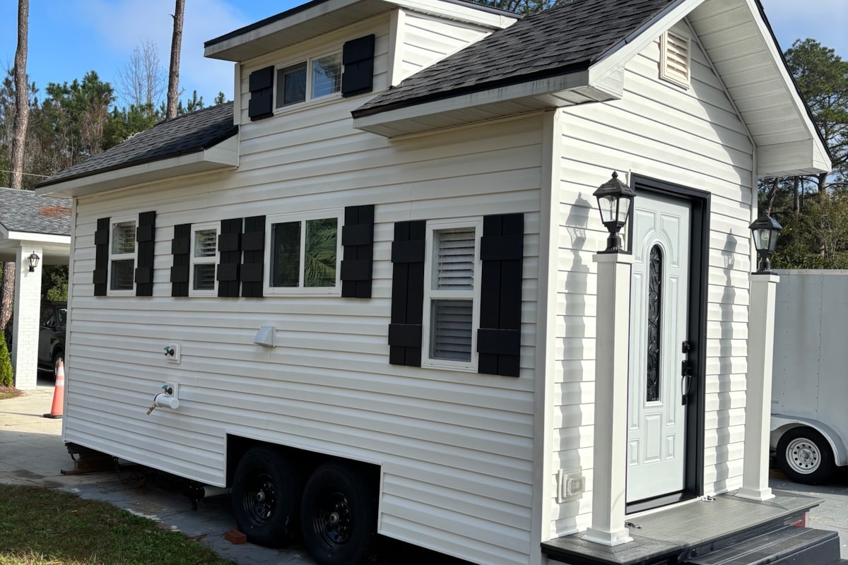 New 22’ Luxury Tiny Home  - Image 1 Thumbnail