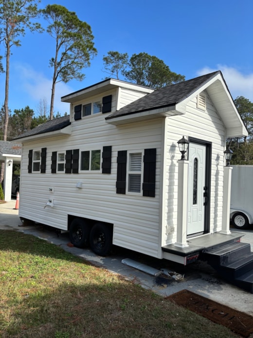 New 22’ Luxury Tiny Home 