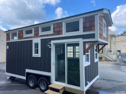 FULLY FURNISHED NOAH CERTIFIED Craftsman Style tinyhome 