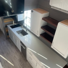 New Certified Craftsman style Tinyhouse  - Image 3 Thumbnail