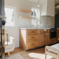 New Tiny Home - Ideal for sleeping, relaxing, cooking & working - Image 3 Thumbnail