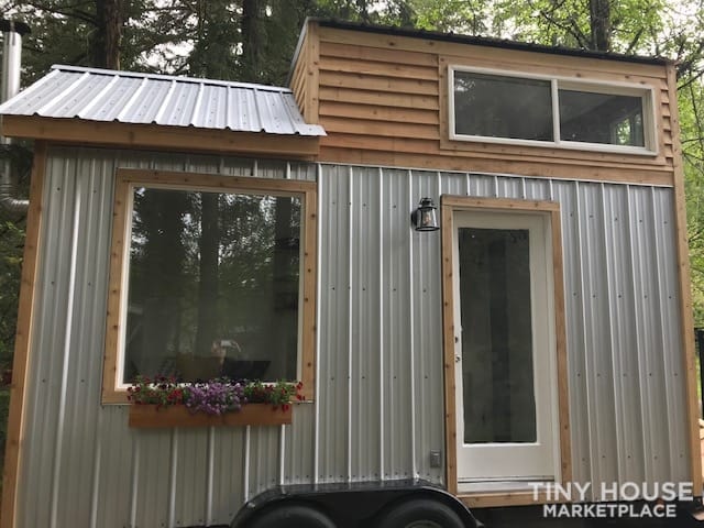 New Tiny House for Sale! - Image 1 Thumbnail