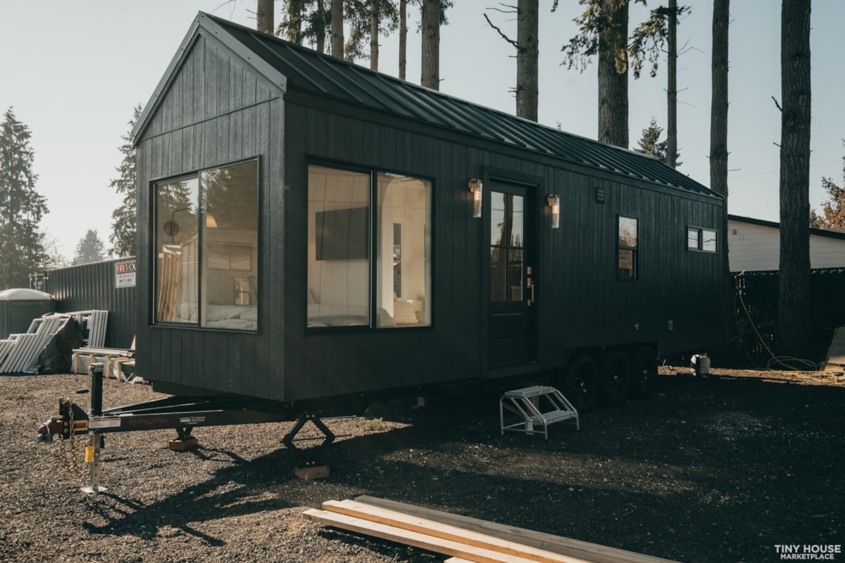 New Tiny House Ideal for sleeping, relaxing, cooking & working - Image 1 Thumbnail