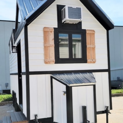 Newly Built Tiny House on 20’ Trailer - Image 2 Thumbnail