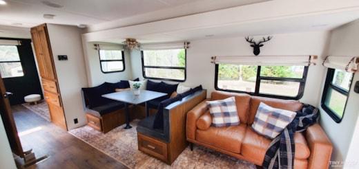 Newly remodeled Modern Rustic RV tiny home