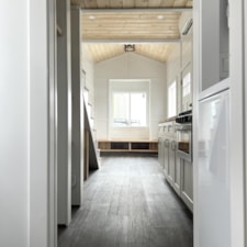 Exquisite 28ft NOAH Certified Luxury Tiny House Awaits: Schedule Your Tour! - Image 4 Thumbnail