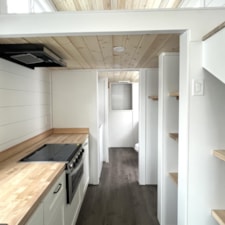 Exquisite 28ft NOAH Certified Luxury Tiny House Awaits: Schedule Your Tour! - Image 5 Thumbnail