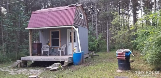 Off Grid Cabin on 3 Acres. Quiet and relaxing!