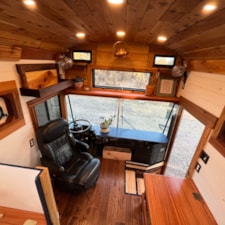 Off-Grid Luxury Skoolie | 20" Roof Raise | 2,700W Solar | Cummins Diesel - Image 5 Thumbnail