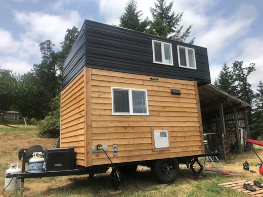 Off grid tiny home on wheels 