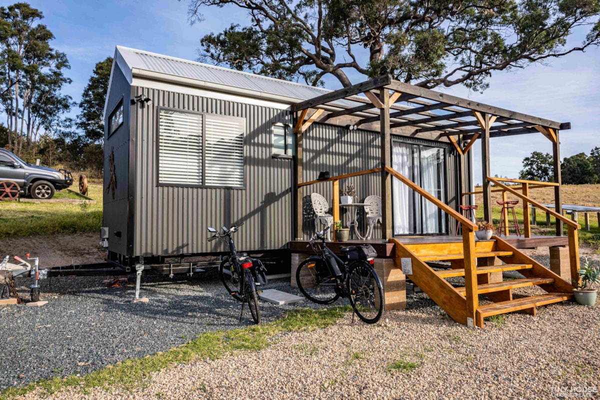 Off Grid Tiny Home on Wheels With The Lot! - Image 1 Thumbnail