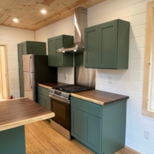 Park Model~New~NOAH Certified 400 sq ft Tiny Home - Image 3 Thumbnail