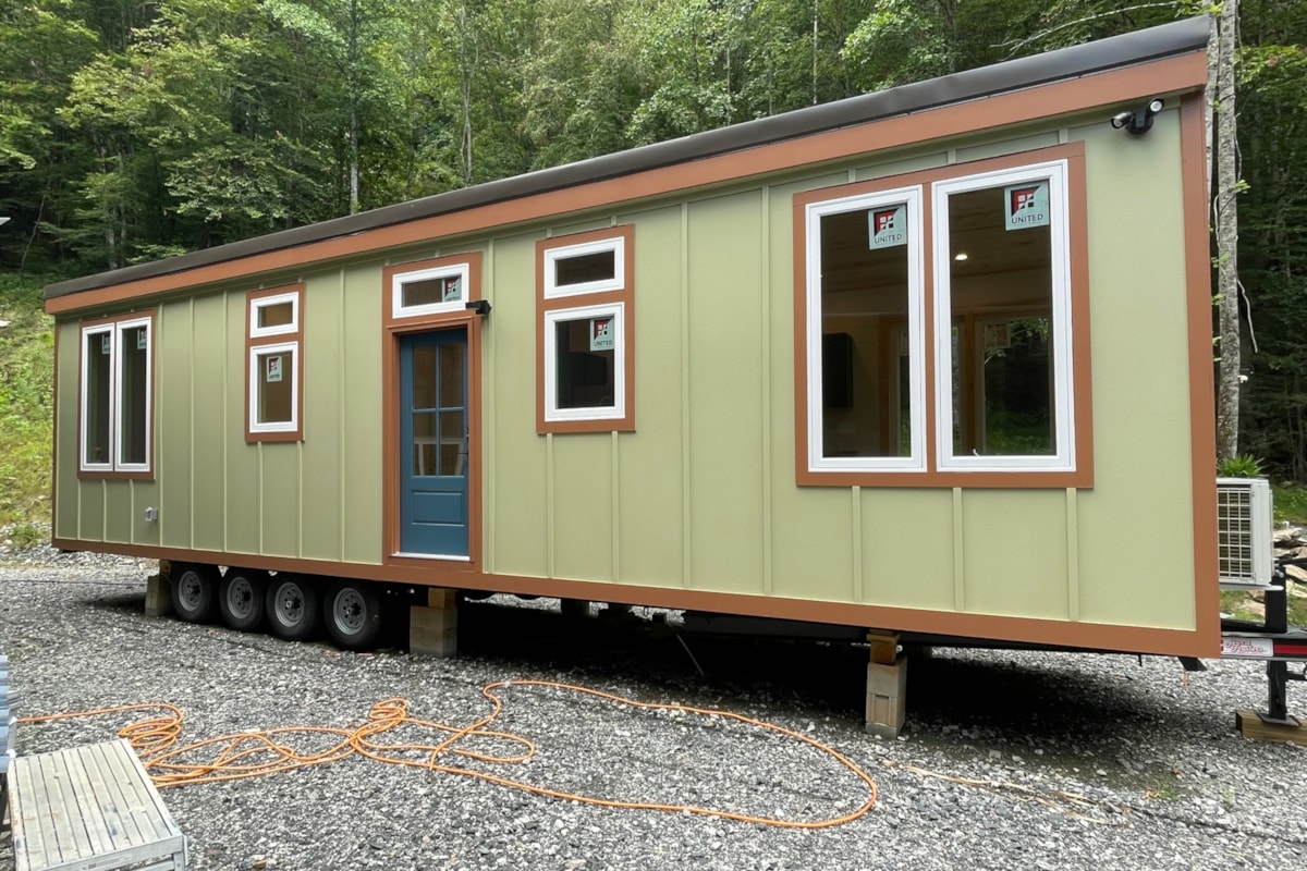Park Model~New~NOAH Certified 400 sq ft Tiny Home - Image 1 Thumbnail