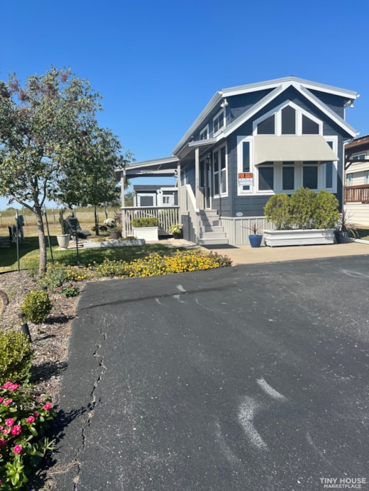 Park Model Tiny Home by Platinum Cottages