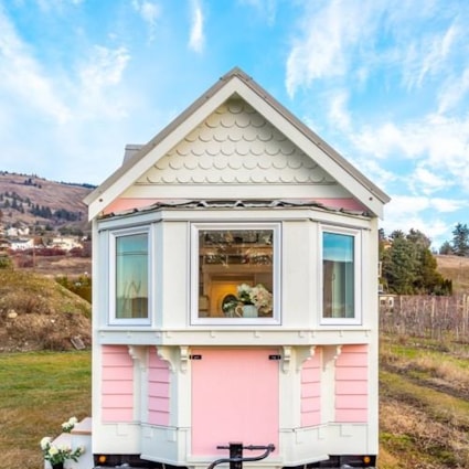 Pink Victorian Tiny House - Image 2 Thumbnail