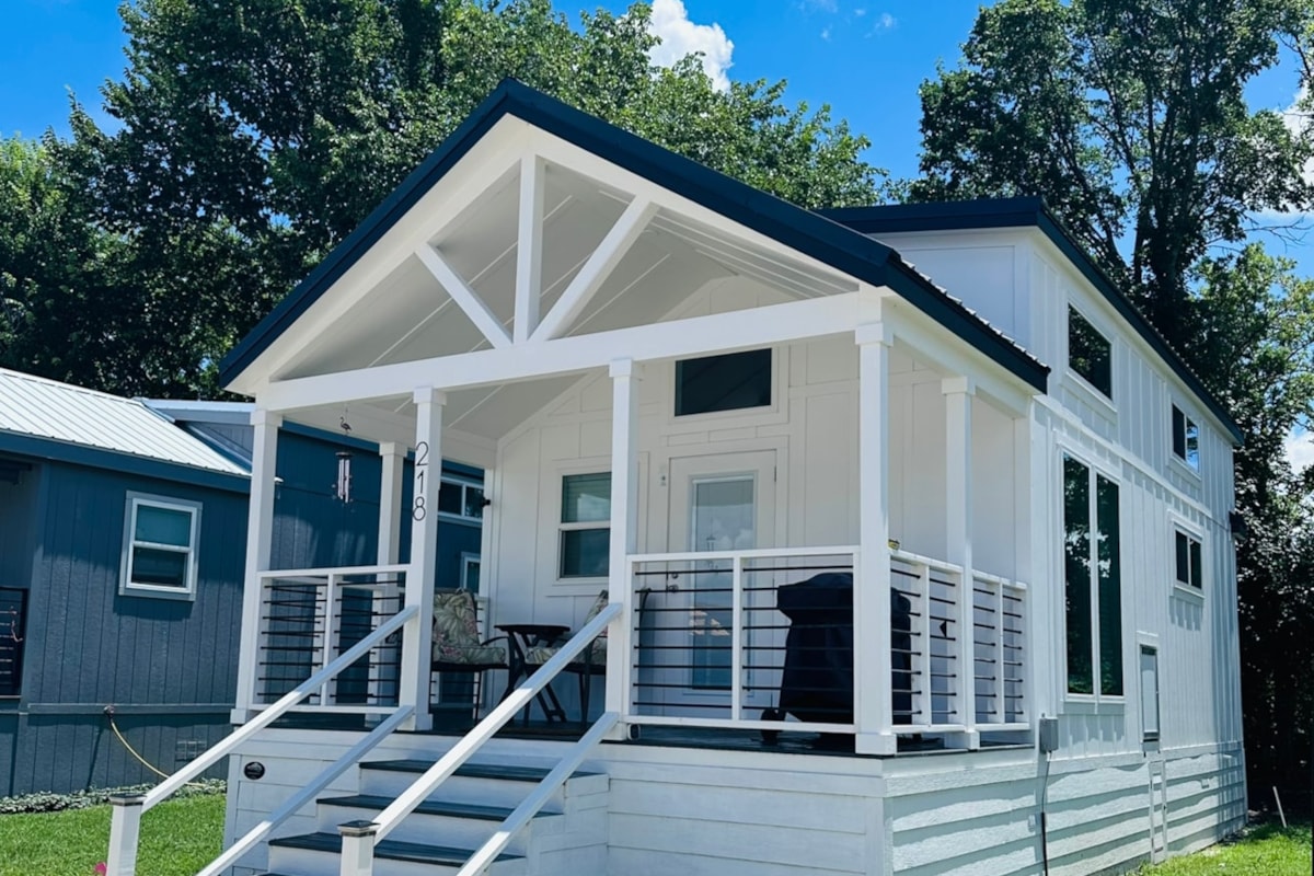 Platinum Cottages - Cardinal Model - Image 1 Thumbnail