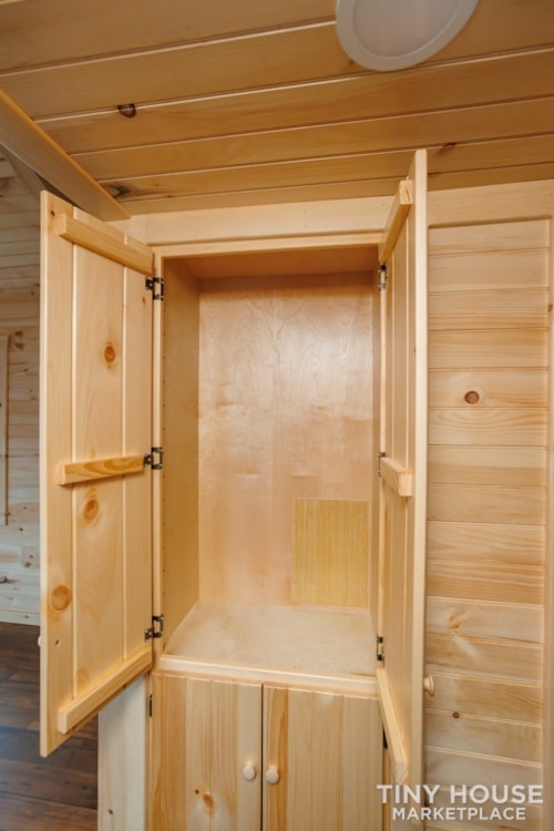 Tiny House for Sale Pocono Park Model / Tiny Home For