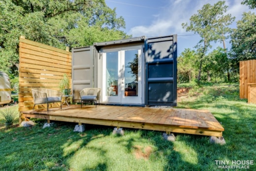 Renovated Shipping Container Tiny Home: fantastic income opportunity!
