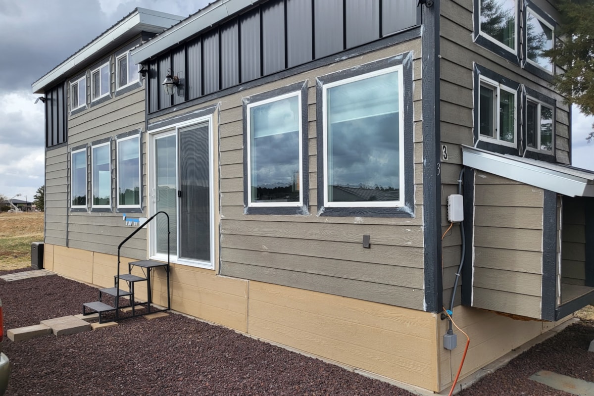 Resale Tiny House with Loft located in the LuxTiny Community Lakeside Arizona - Image 1 Thumbnail
