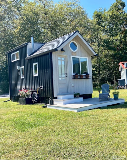 Perch & Nest Roost 22, 22’ located in Aconybell Tiny House Village