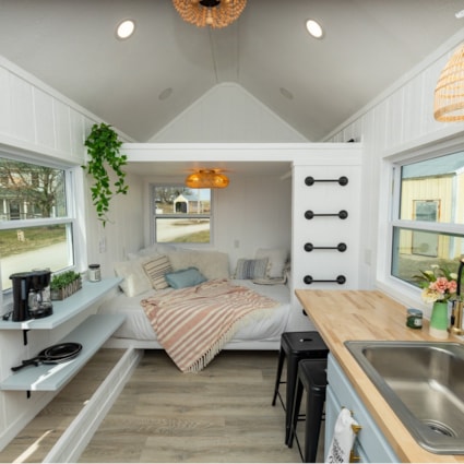 RVIA CERTIFIED 20'X8.5' *BRAND NEW* TINY HOME ON WHEELS. $35,000 CLEARANCE PRICE - Image 2 Thumbnail