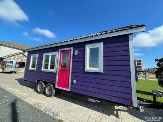 Bright and Beautiful - 24ft Tiny Home With Washer/Dryer, Main Level Bedroom, and