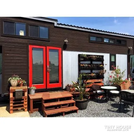 https://images.tinyhomebuilders.com/images/marketplaceimages/san-diego-tiny-house-S0CNRQRJN2-01-1000x750.jpg?width=1200&mode=max&format=webp